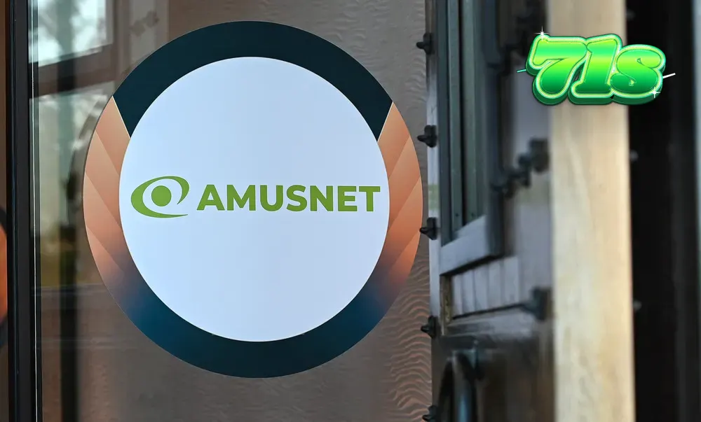 Gabinetes de slot modernos da Amusnet em um ambiente de cassino luxuoso